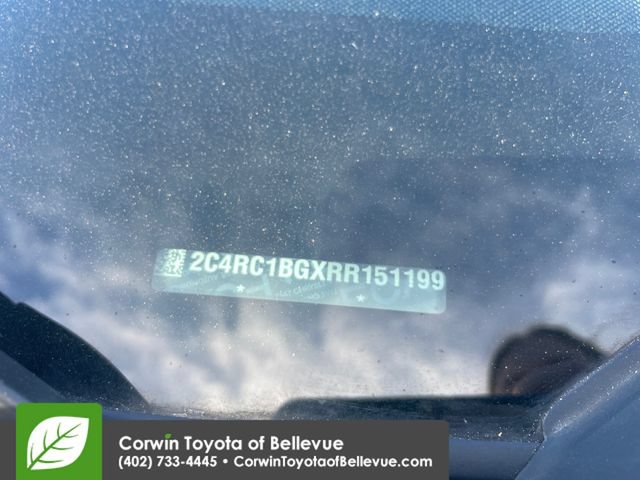 Used 2024 Chrysler Pacifica Touring-L FWD image 30