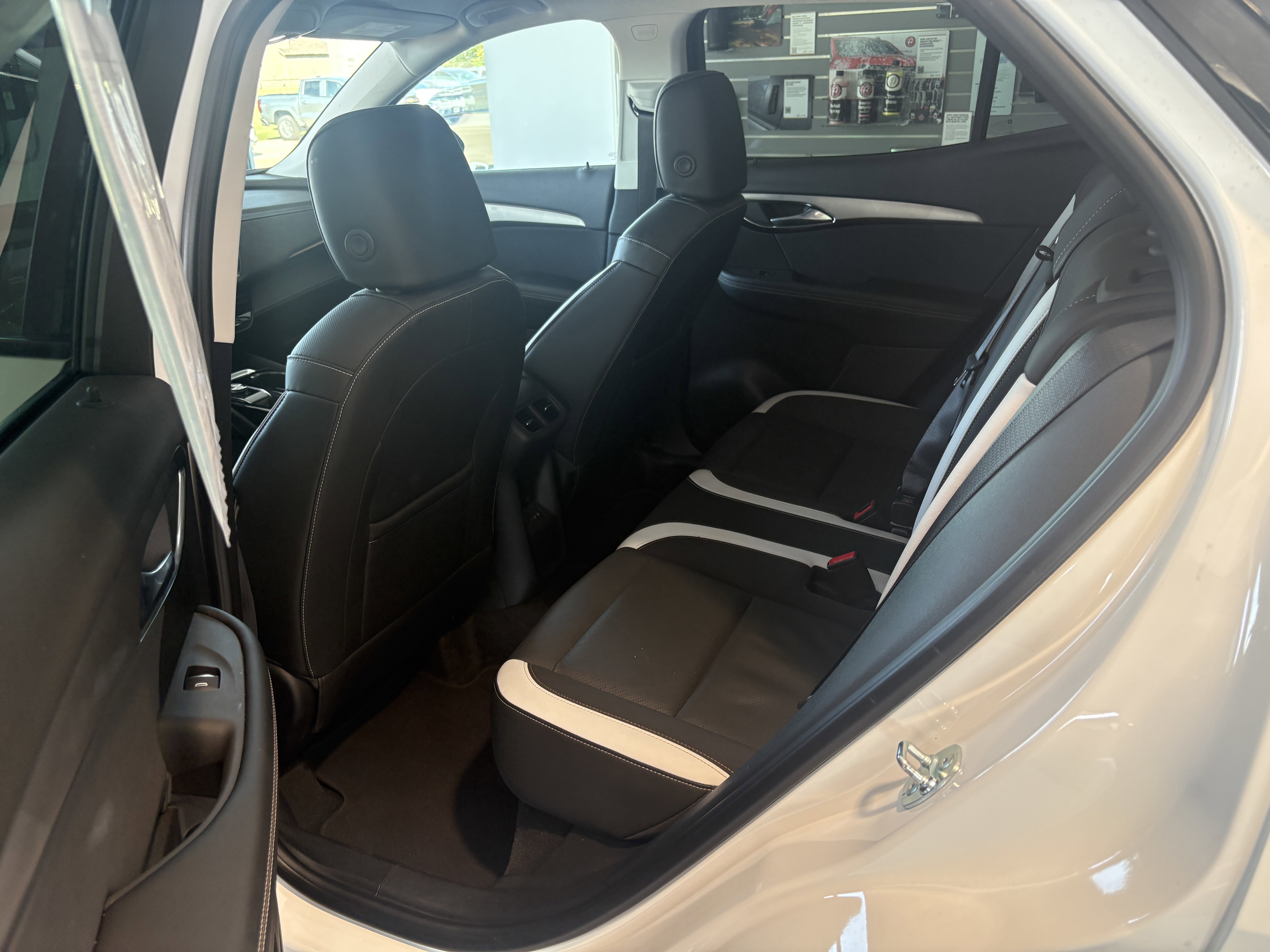 Used 2025 Buick Envision Sport Touring image 18