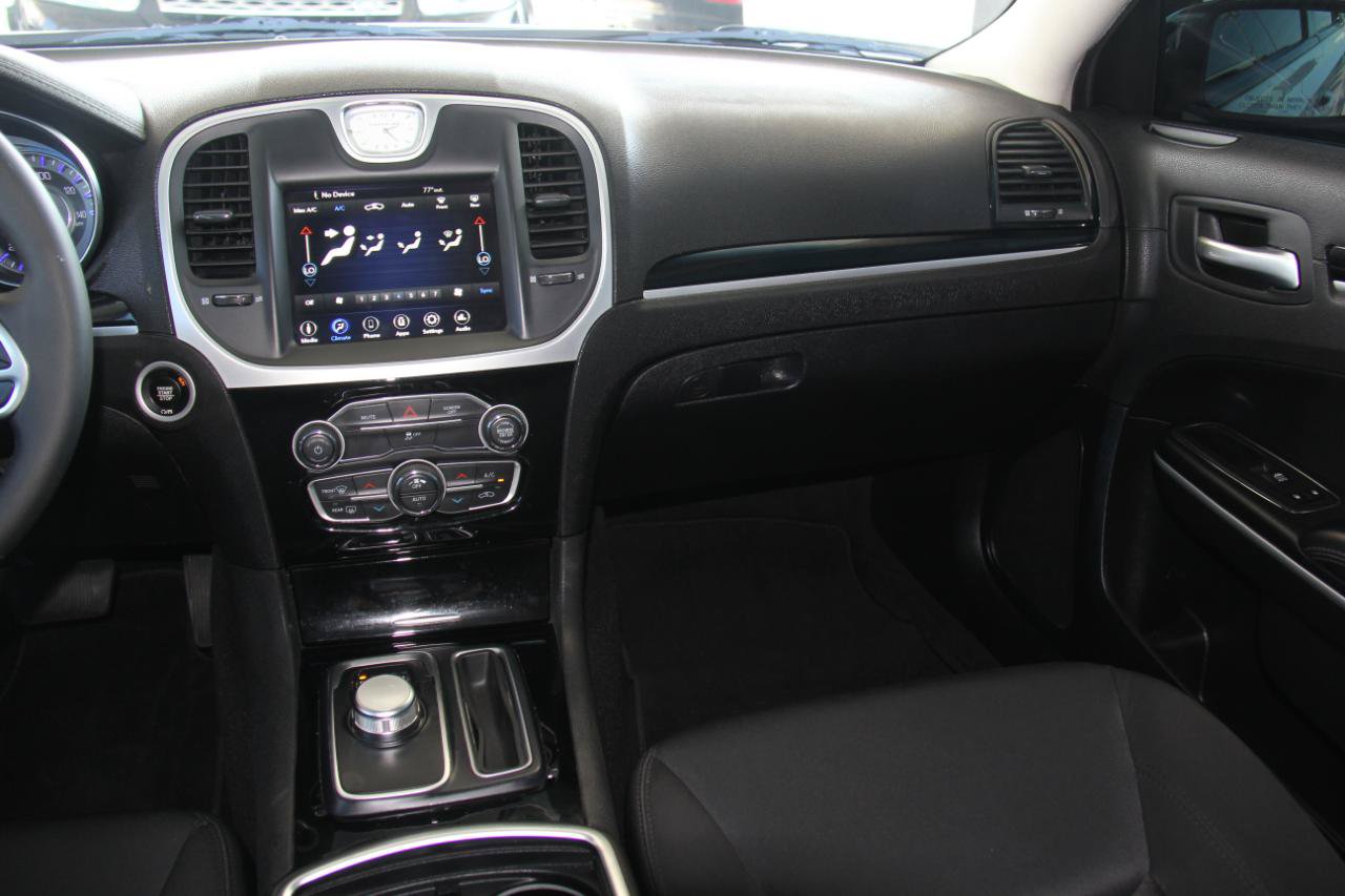Used 2023 Chrysler 300 Touring w/ Sport Appearance Package RWD image 10