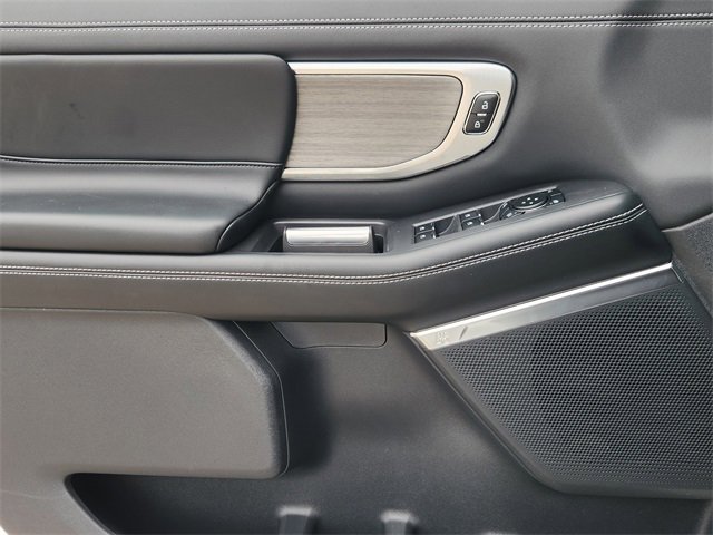 New 2025 Ford Expedition Max Platinum w/ Driver's Package image 18