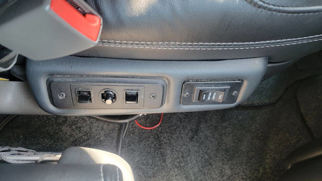 Used 2021 GMC Savana 2500 2500 3dr Cargo Van w/ Enhanced Convenience Package image 16