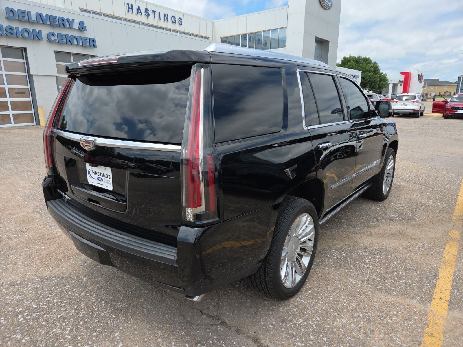 Used 2017 Cadillac Escalade Platinum AWD/4WD image 14