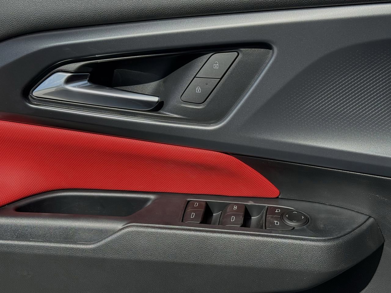 New 2026 Chevrolet Equinox EV RS image 18