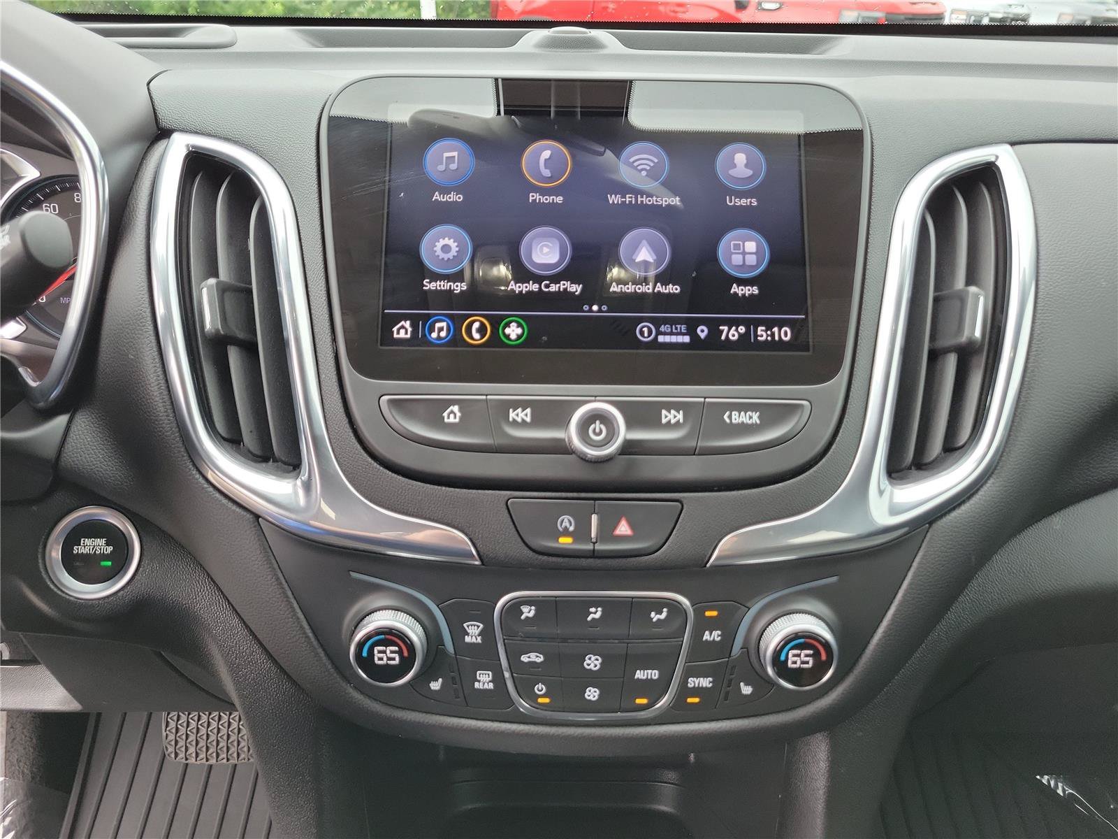 Used 2024 Chevrolet Equinox LT FWD image 29