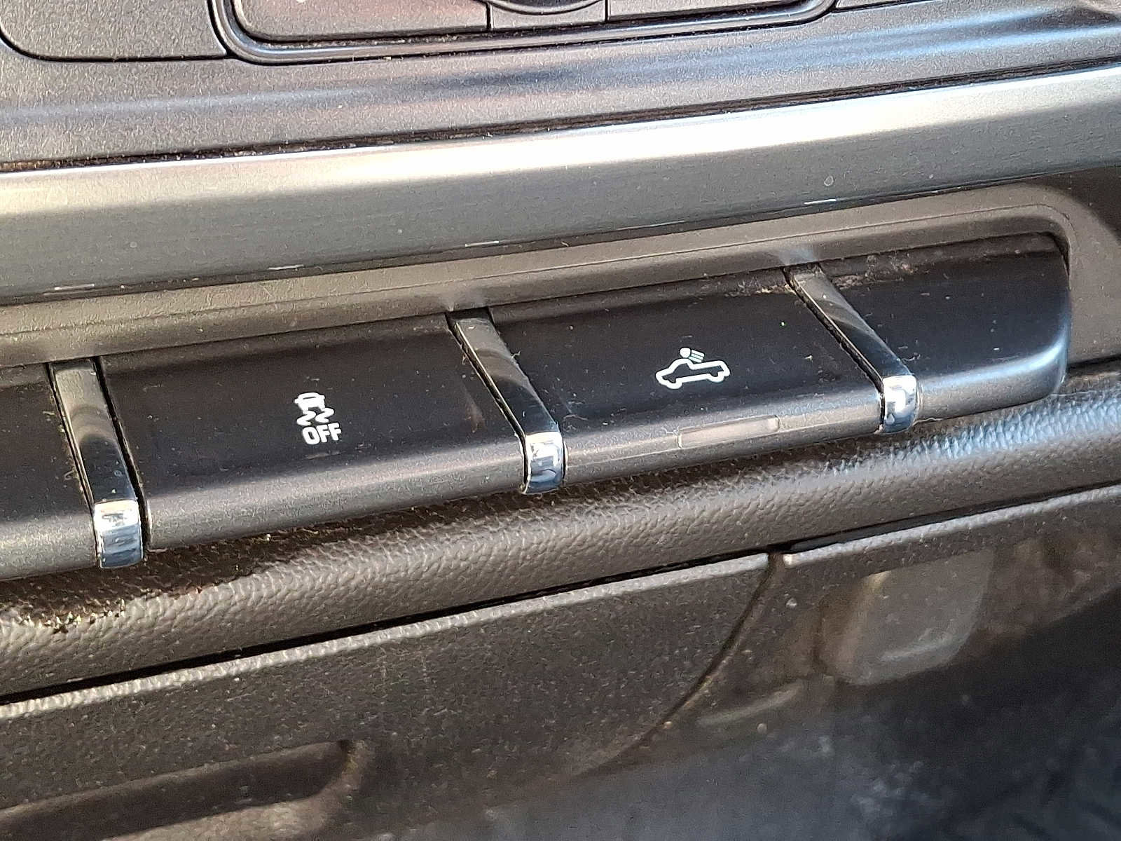 Used 2018 Chevrolet Silverado 1500 LT w/ All Star Edition image 24