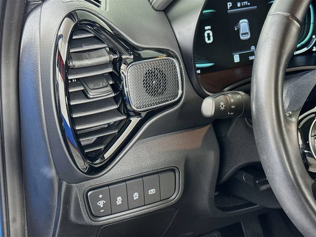 Used 2023 Kia Soul GT-Line FWD image 10