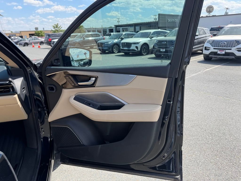 Used 2025 Acura MDX SH-AWD w/ Technology Package image 30