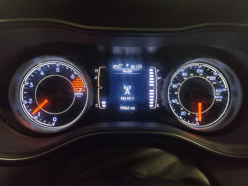Used 2020 Jeep Cherokee Latitude FWD image 23