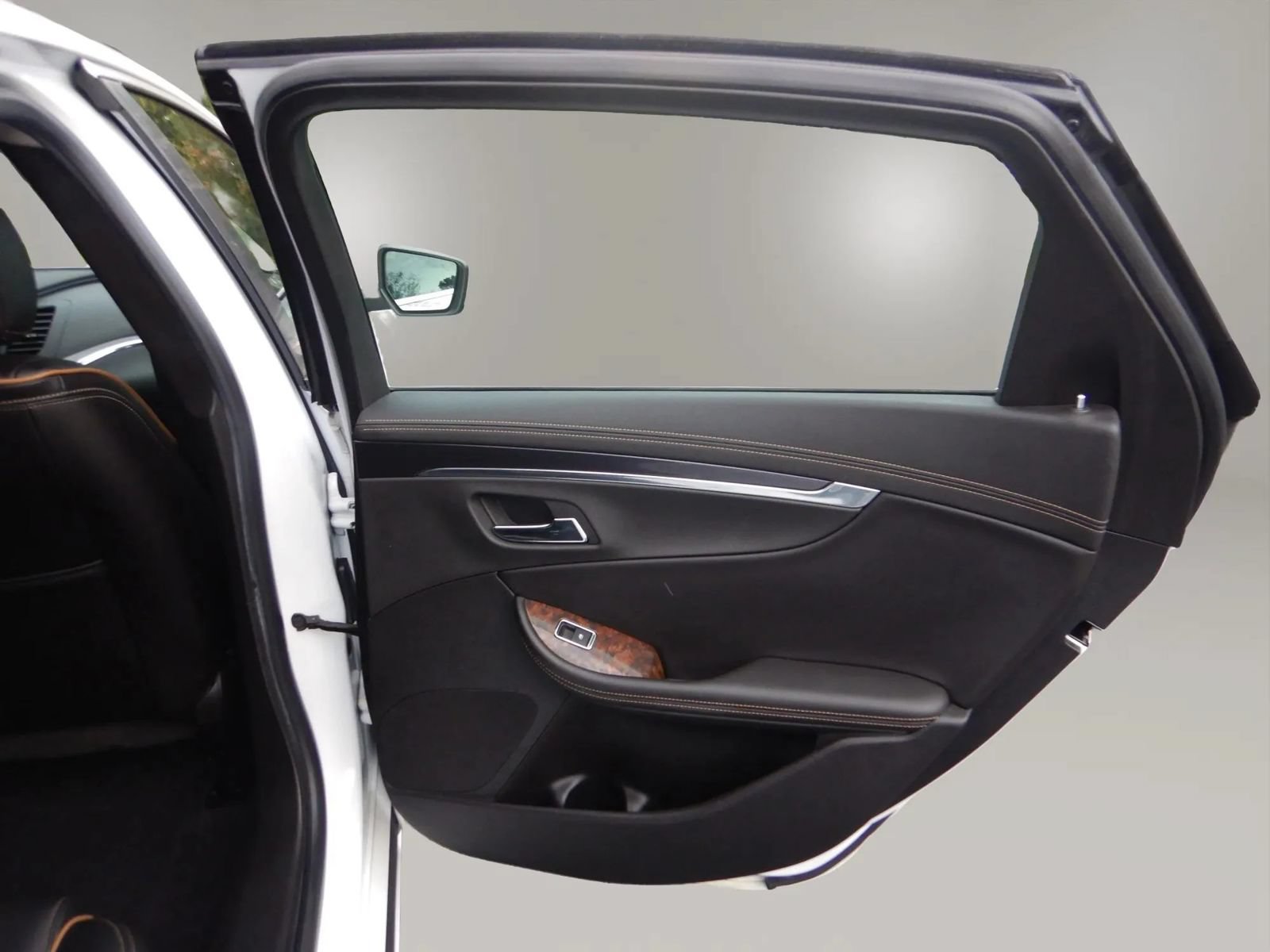 Used 2014 Chevrolet Impala LT w/ Premium Seating Package FWD image 25