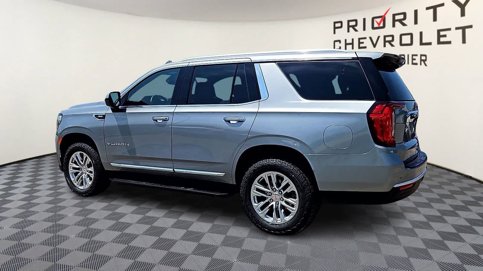 Used 2024 GMC Yukon SLT AWD/4WD image 6