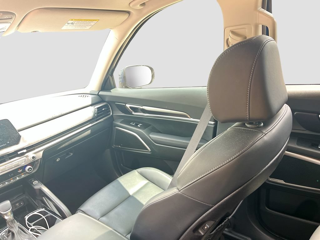 Used 2025 Kia Telluride S FWD image 25