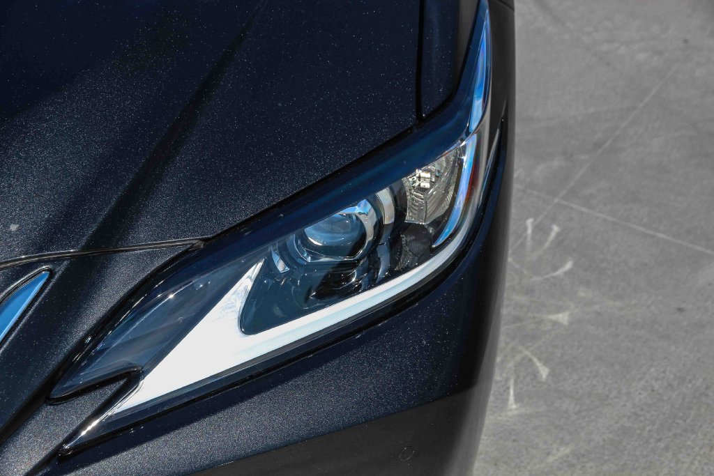 Certified 2024 Lexus ES 350 w/ Premium Package FWD image 9