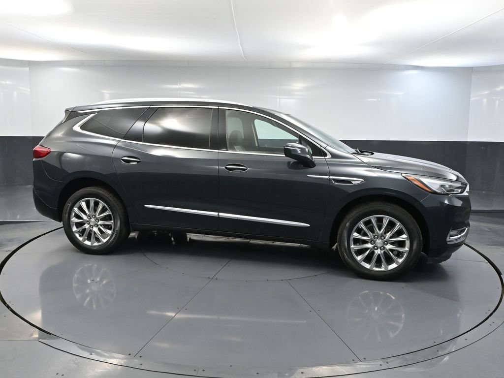 Used 2021 Buick Enclave Premium w/ Surround and Sites Package AWD/4WD image 4