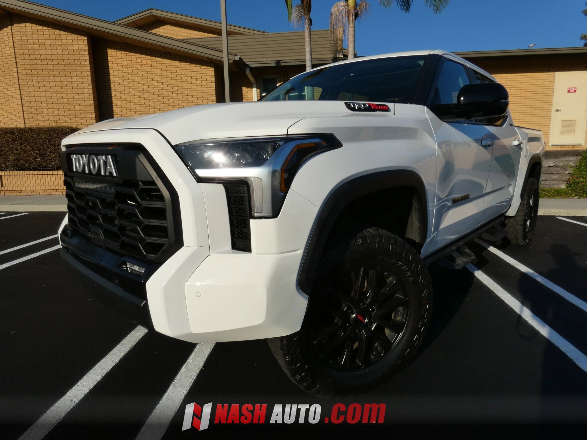 Used 2024 Toyota Tundra Limited AWD/4WD image 16
