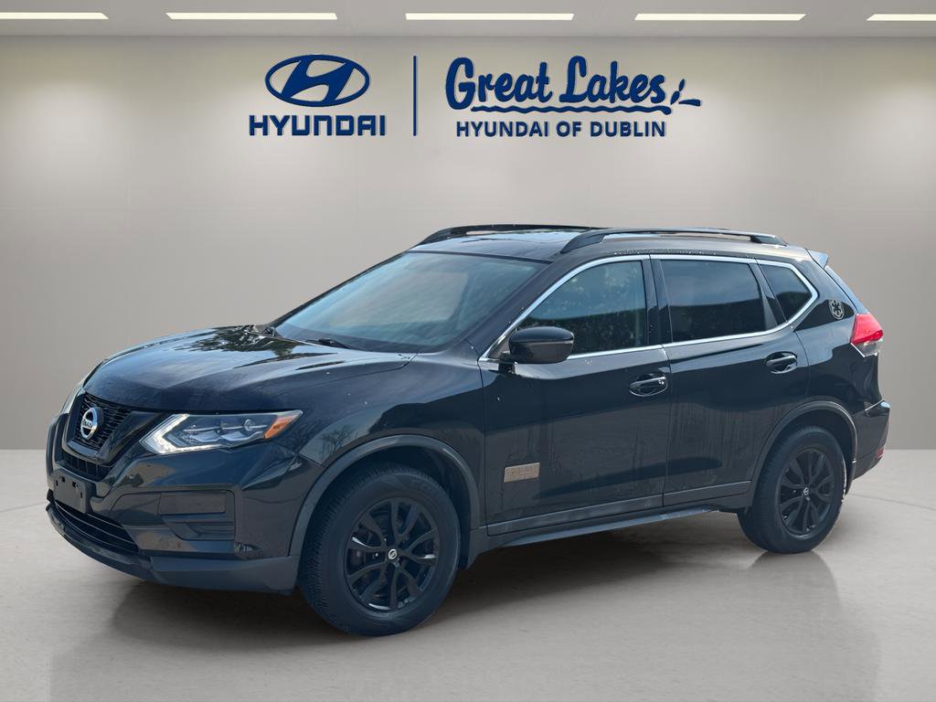 Used 2017 Nissan Rogue SV image 1