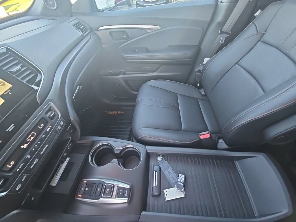 Certified 2023 Honda Passport TrailSport image 26