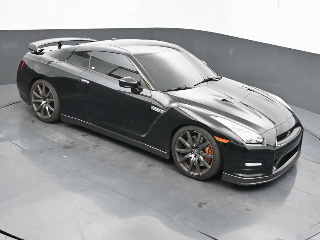 Used 2014 Nissan GT-R Premium image 30