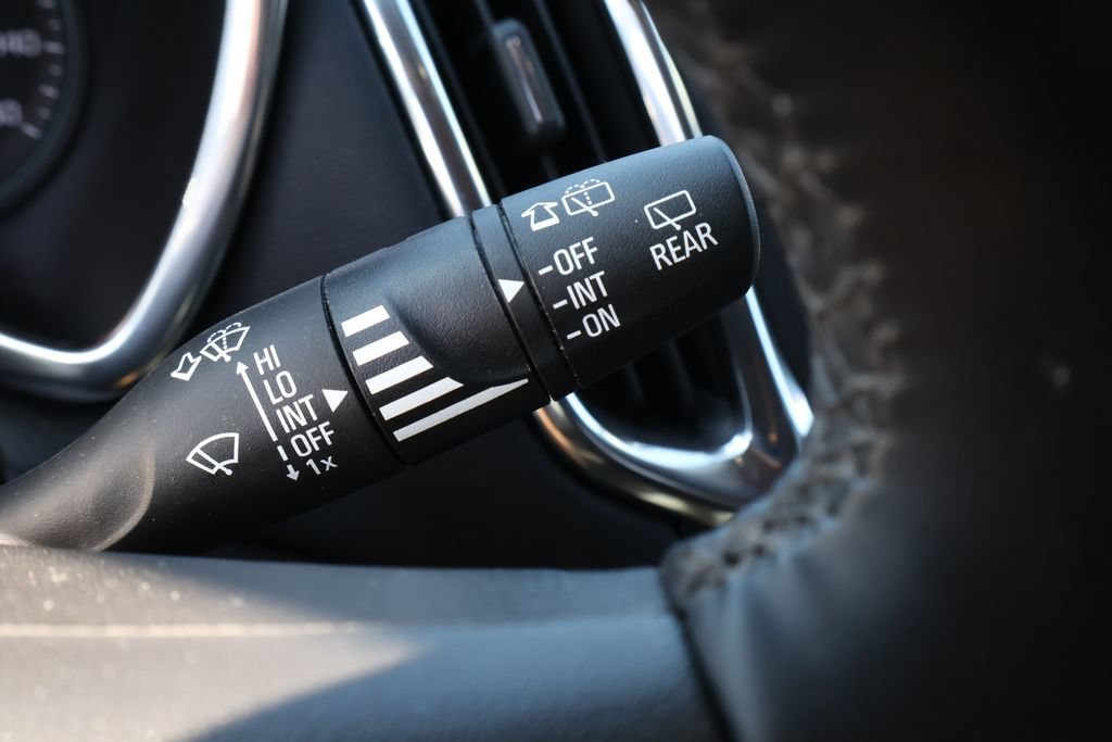 Used 2024 Chevrolet Equinox LT FWD image 21