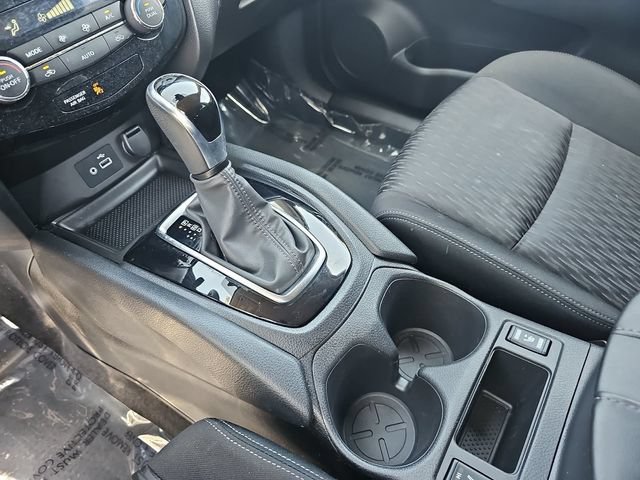 Used 2020 Nissan Rogue SV FWD image 21