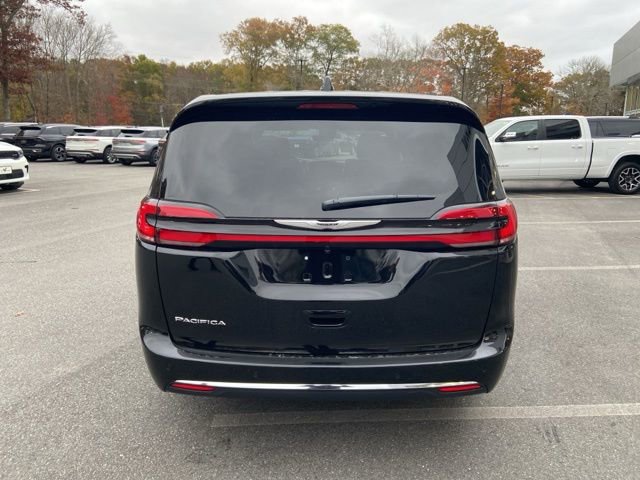 New 2026 Chrysler Pacifica Select image 5