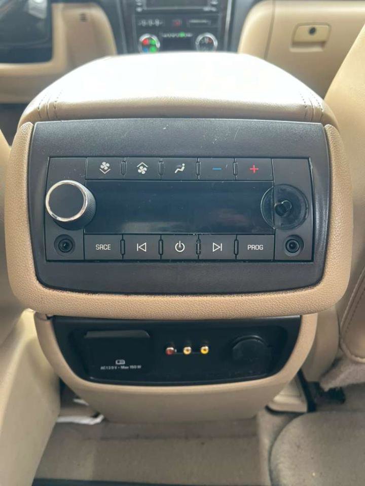 Used 2011 GMC Acadia Denali image 20