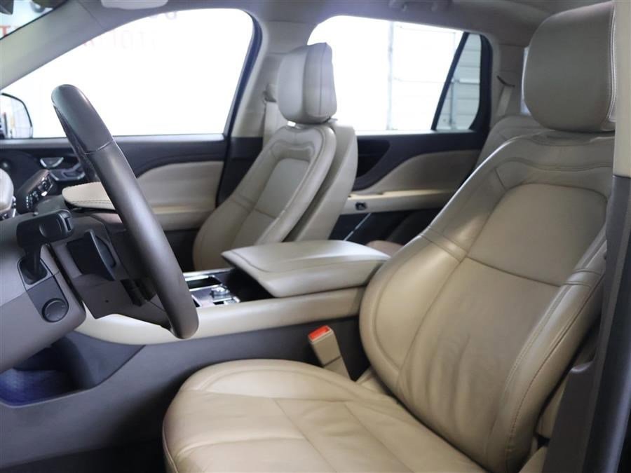 Used 2020 Lincoln Aviator Reserve w/ Equipment Group 201A image 8