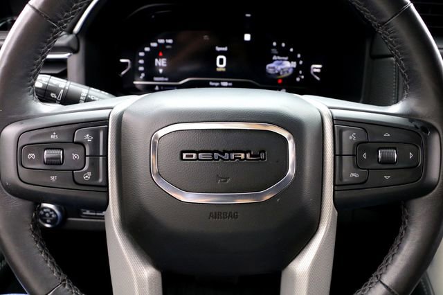 Used 2022 GMC Yukon Denali w/ Denali Premium Package image 12