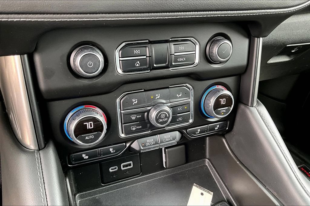 Used 2022 Chevrolet Tahoe Z71 w/ Luxury Package AWD/4WD image 21