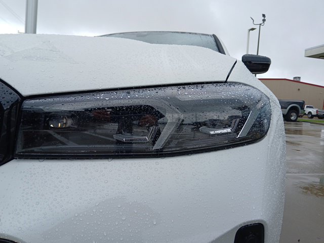 New 2026 BMW 330i Sedan w/ M Sport Package RWD image 5