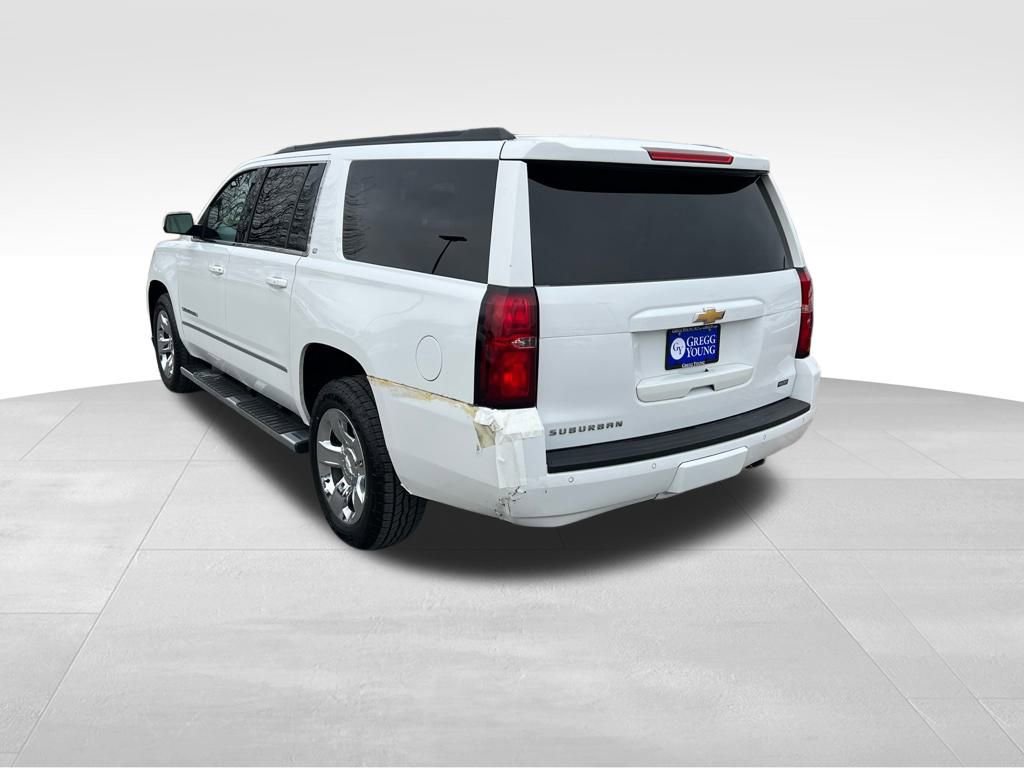 Used 2018 Chevrolet Suburban LT w/ LT Signature Package image 4