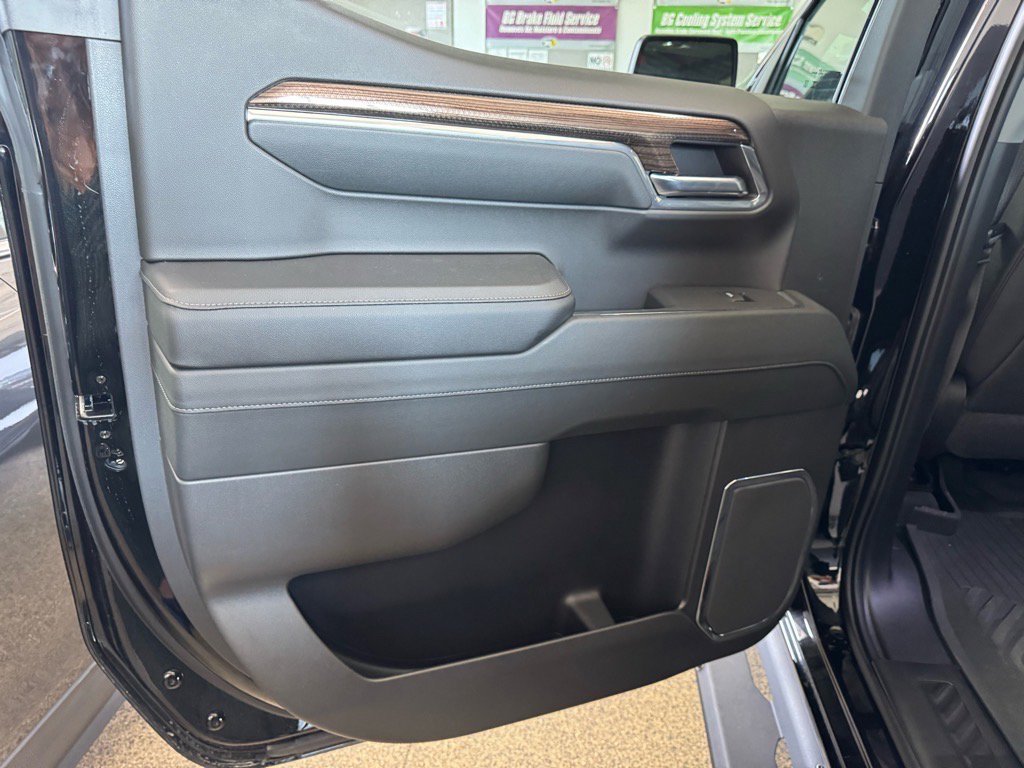 Used 2024 Chevrolet Silverado 1500 LT Trail Boss w/ LT Trail Boss Premium Package image 10