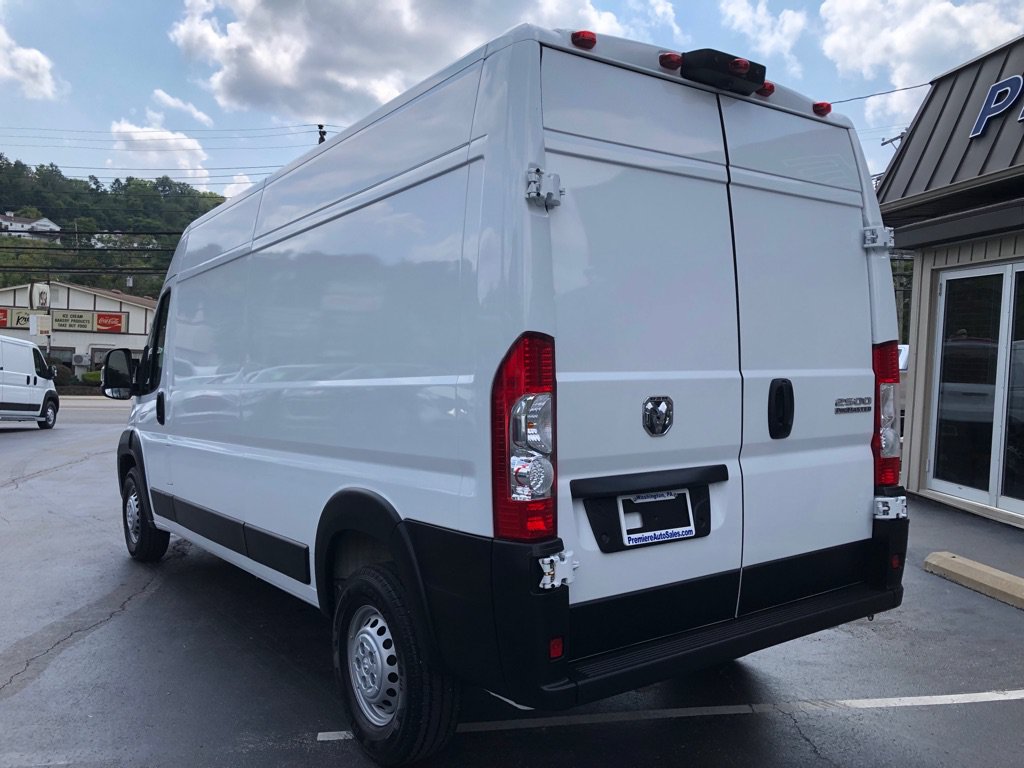 Used 2025 RAM ProMaster 2500 w/ Convenience Group FWD image 4