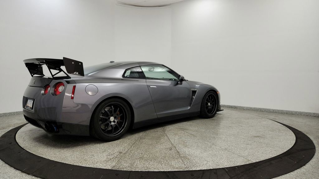 Used 2011 Nissan GT-R Premium AWD/4WD image 11
