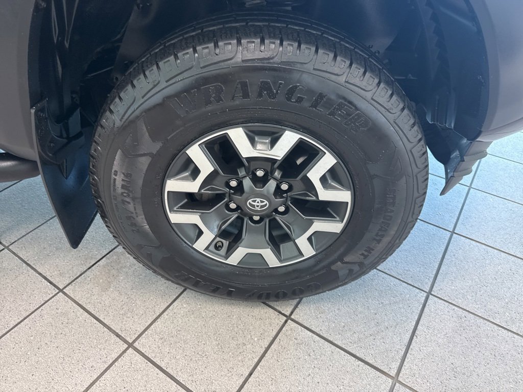 Used 2020 Toyota Tacoma TRD Off-Road image 25
