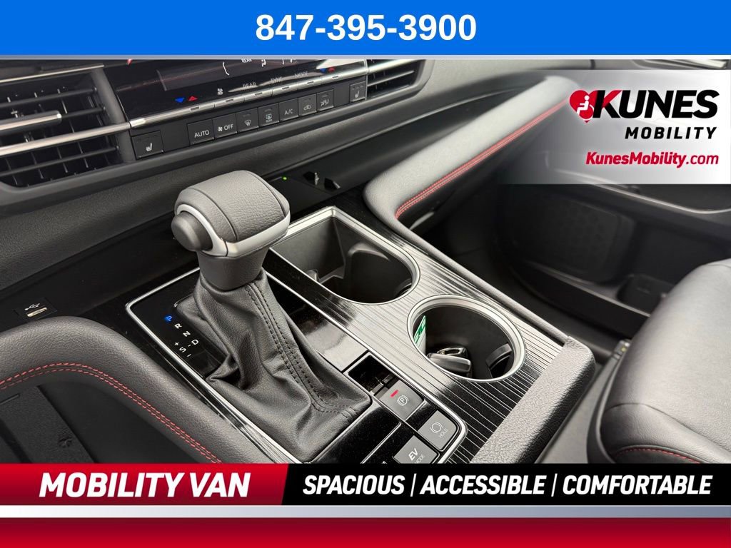 Used 2025 Toyota Sienna XSE w/ XSE Plus Package AWD/4WD image 39