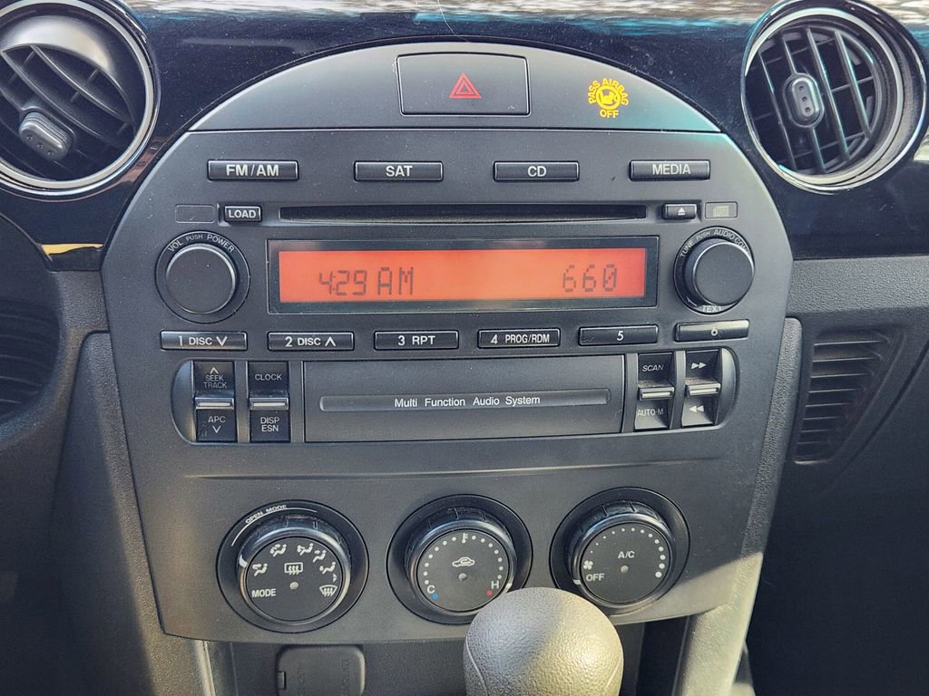 Used 2006 MAZDA MX-5 Miata Touring image 22