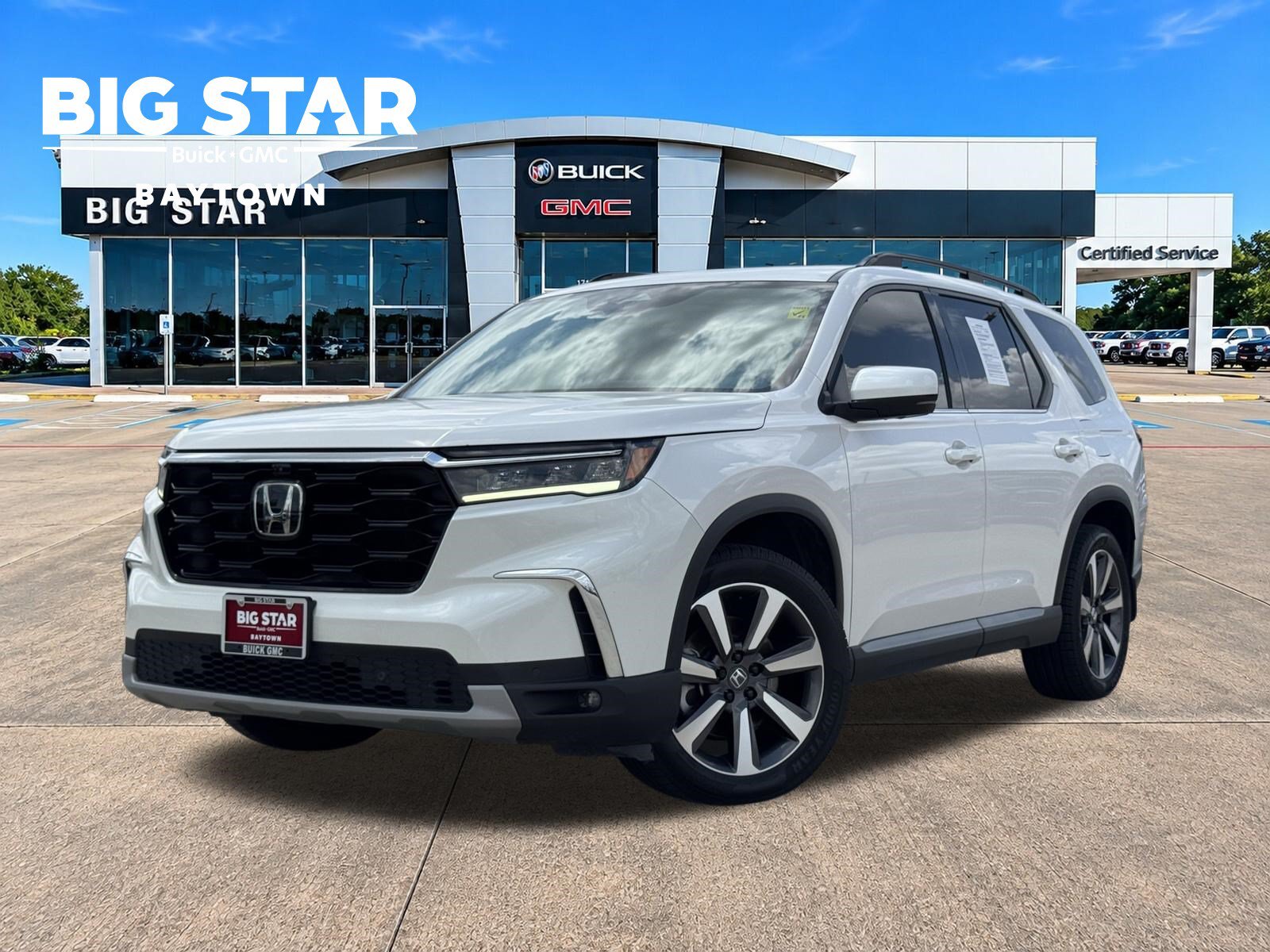 Used 2025 Honda Pilot Elite image 1
