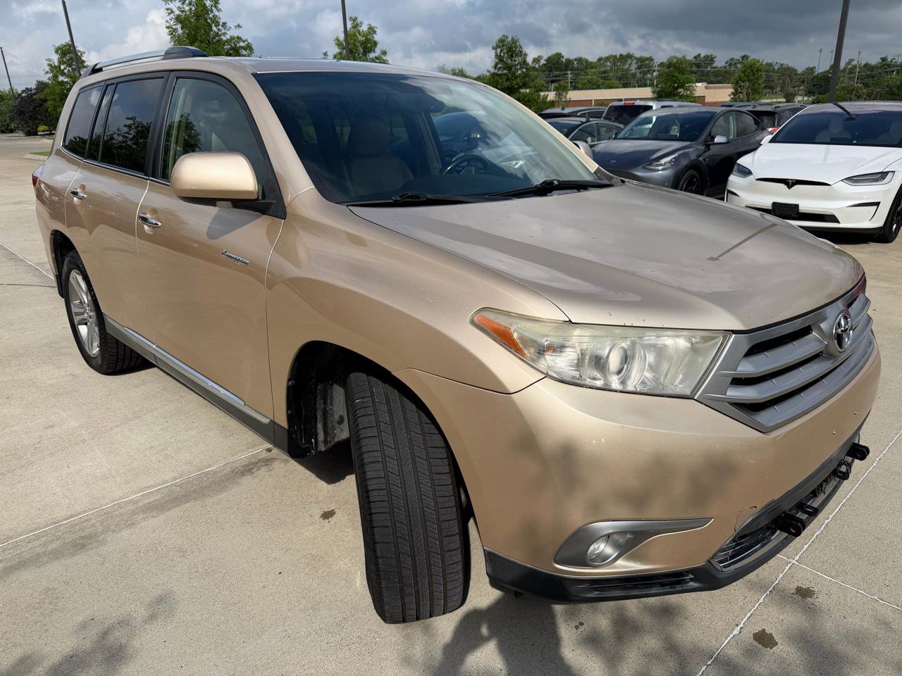 Used 2011 Toyota Highlander Limited FWD image 3