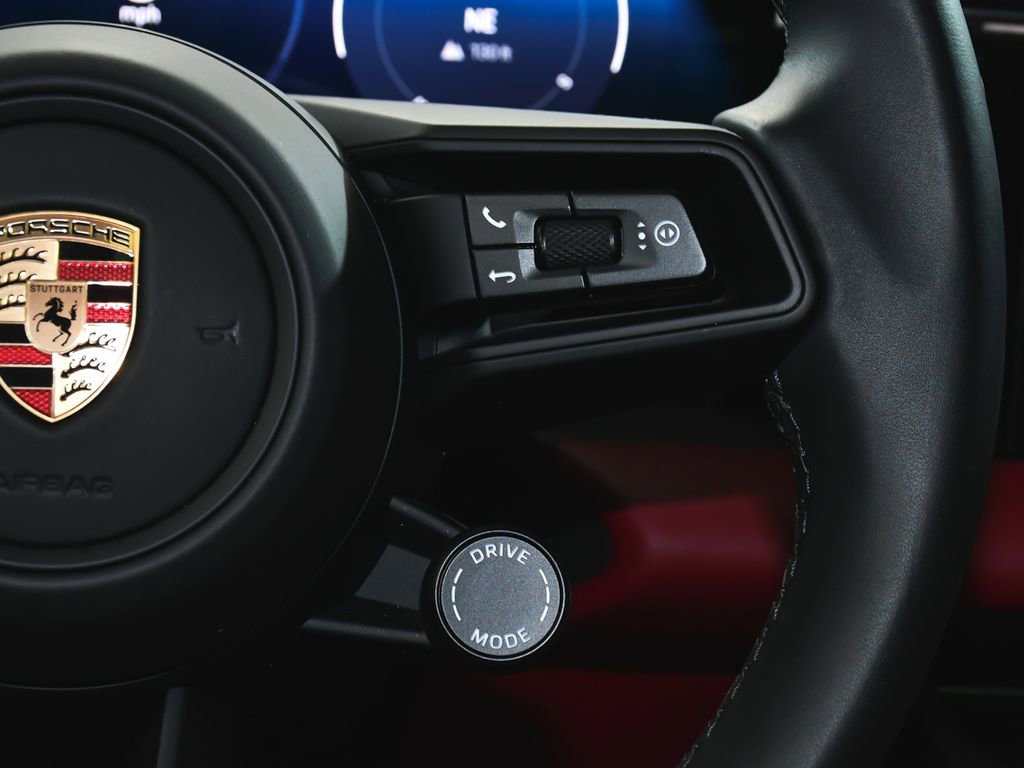 Used 2025 Porsche Macan 4 Electric AWD/4WD image 36