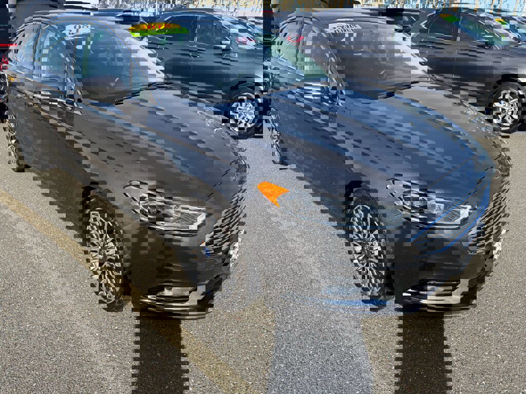 Used 2018 Ford Fusion Titanium image 24