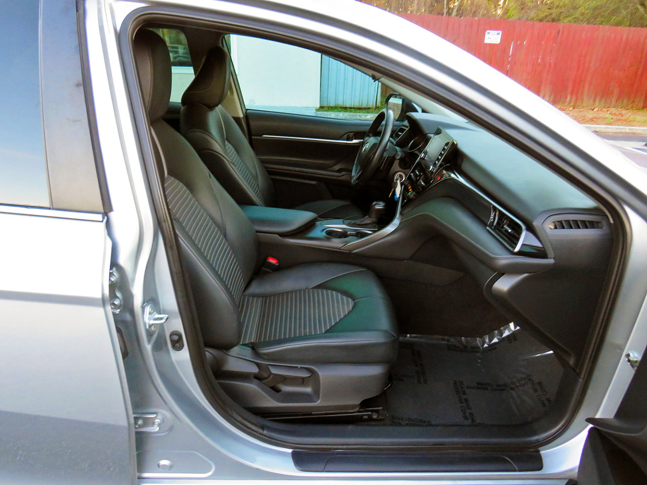 Used 2021 Toyota Camry SE w/ Carpet Mat Package (TMS) image 19