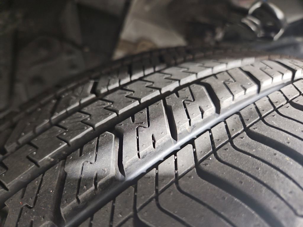 Used 2018 Nissan Rogue SV image 26