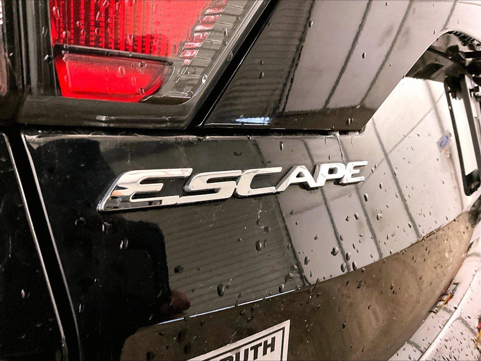 Used 2017 Ford Escape SE w/ Equipment Group 201A image 14