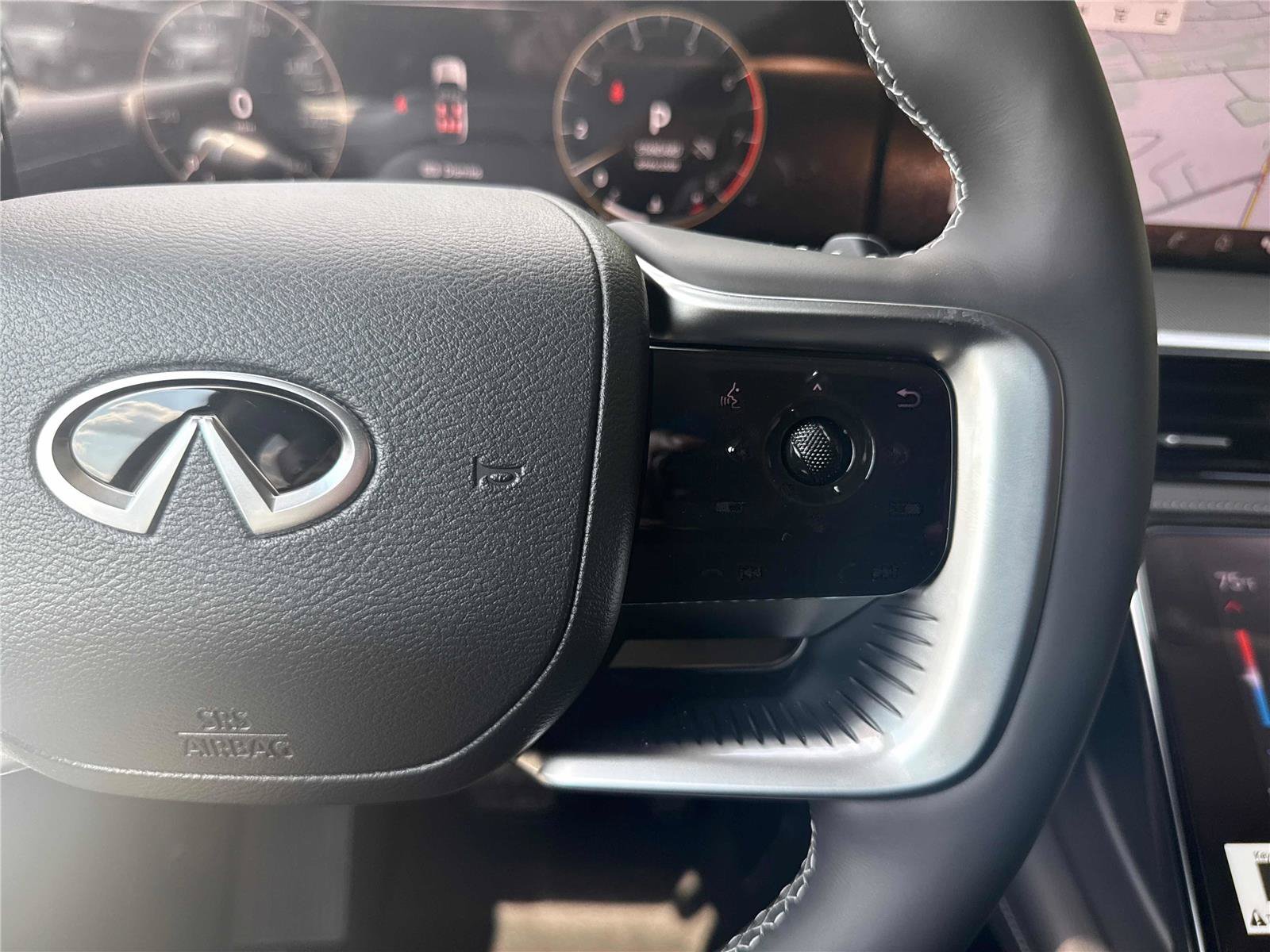 New 2027 INFINITI QX80 Luxe w/ Cargo Package RWD image 19