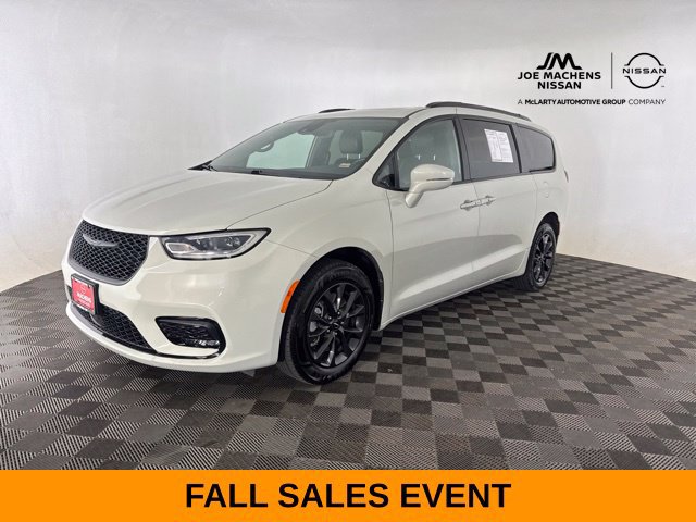 Used 2021 Chrysler Pacifica Limited w/ Uconnect Theater Family Group AWD/4WD image 7