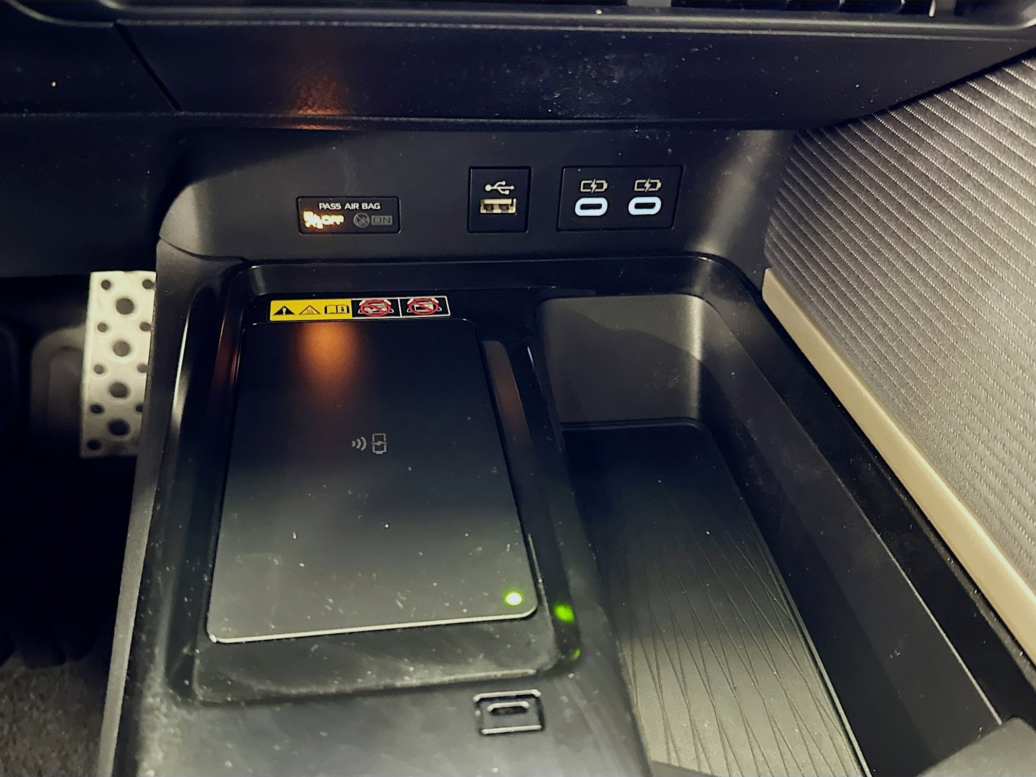 Used 2025 Toyota Camry SE w/ Multimedia Upgrade Package image 35