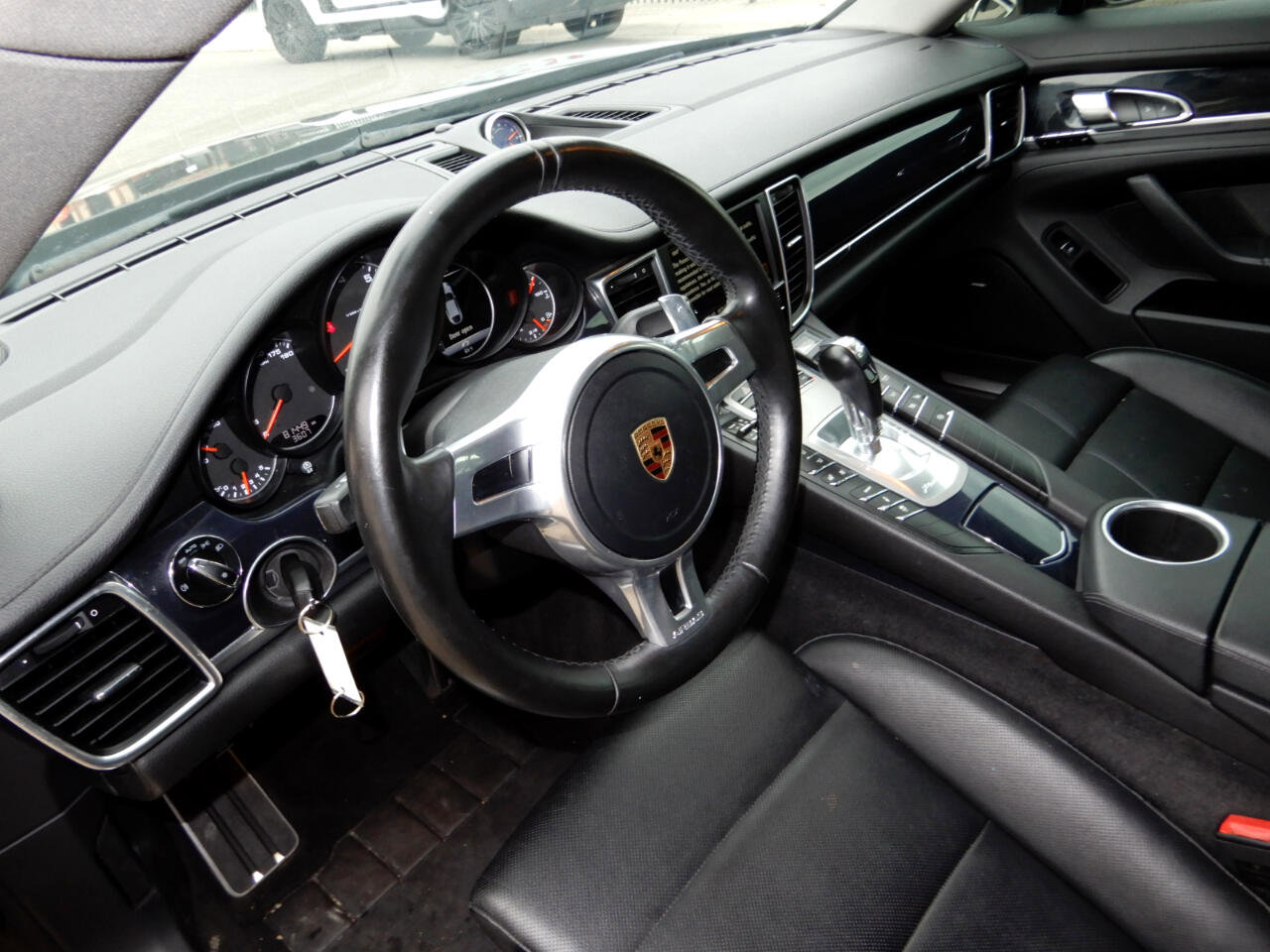 Used 2016 Porsche Panamera 4 image 11