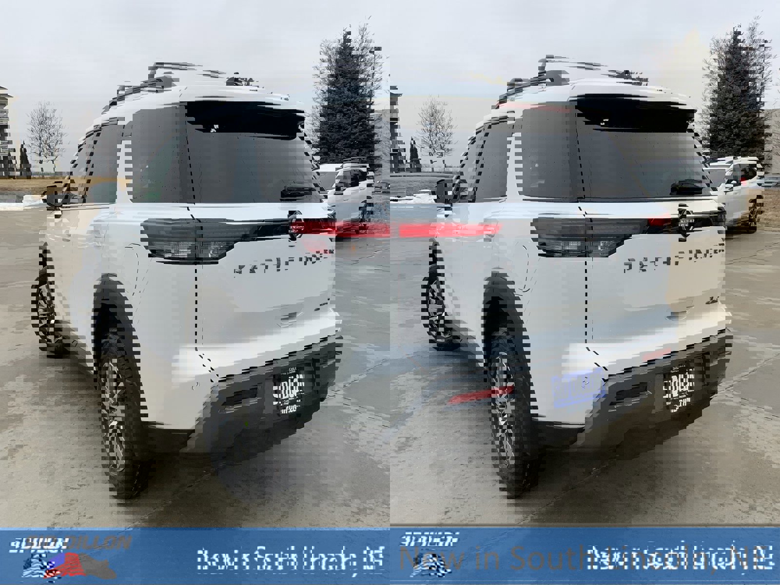 New 2026 Nissan Pathfinder SL image 3