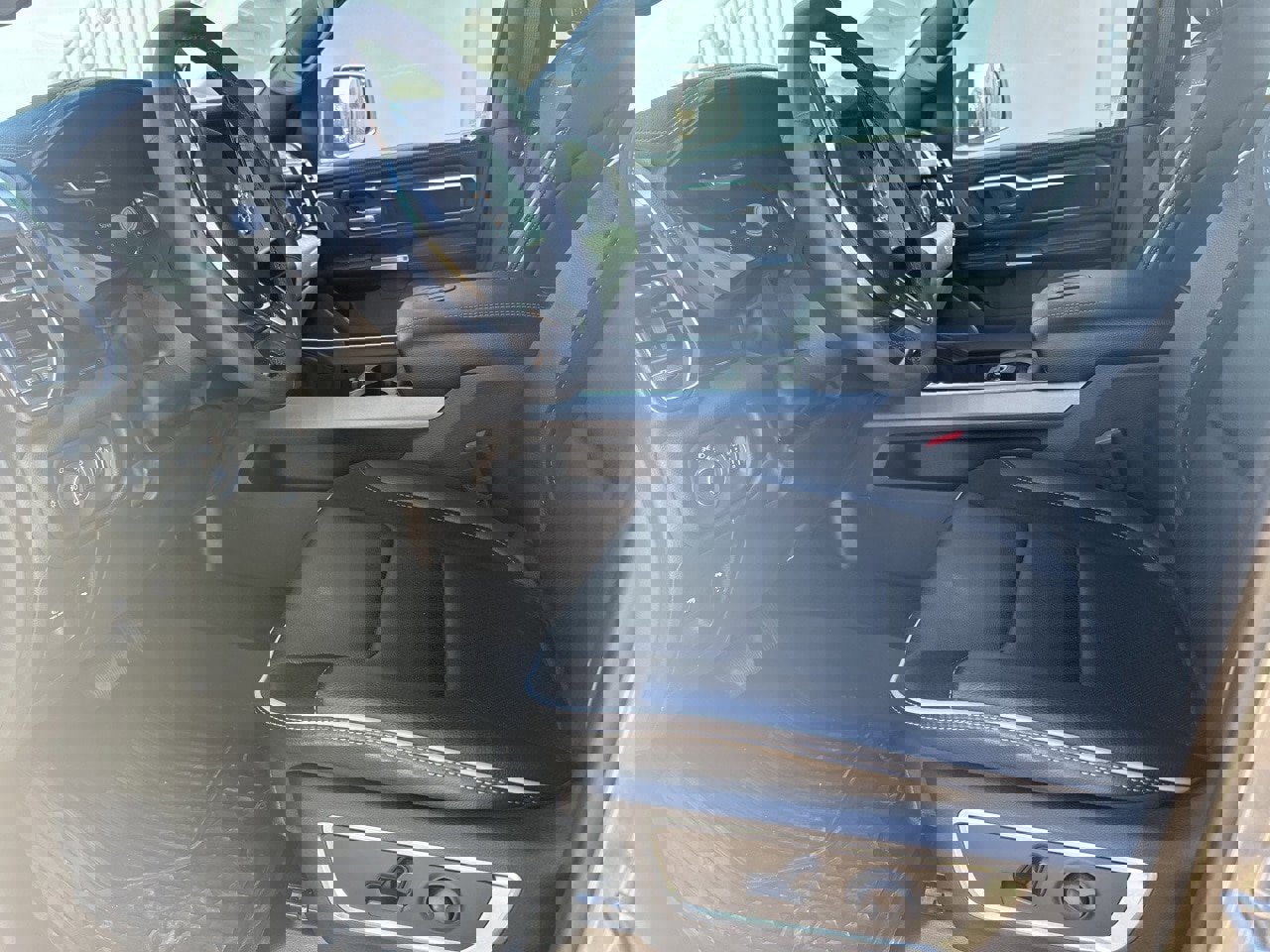 Used 2025 RAM 1500 Laramie image 6