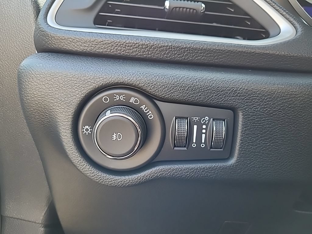New 2025 Chrysler Pacifica Select FWD image 33